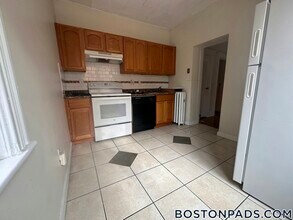 18 Euston St in Brookline, MA - Foto de edificio - Building Photo