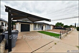 10565 Murphy St in El Paso, TX - Building Photo - Building Photo