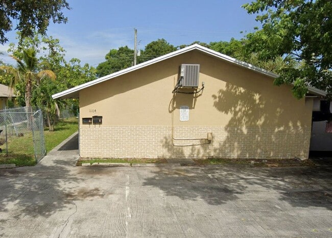 1104 NW 8th Ave in Fort Lauderdale, FL - Building Photo - Building Photo