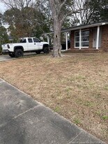 807 Berwick Dr in Fayetteville, NC - Building Photo