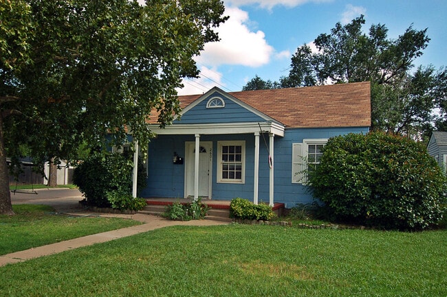 property at 2601 25th St