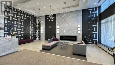 18-318 Graydon Hall Dr in Toronto, ON - Building Photo - Building Photo