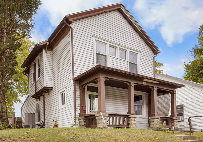property at 815 Union St