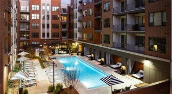 1350 Dresden Dr in Atlanta, GA - Building Photo