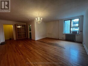 150 Farnham Ave in Toronto, ON - Building Photo - Building Photo