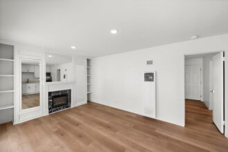 240 Avenida Lobeiro in San Clemente, CA - Foto de edificio - Building Photo