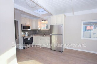 5510 Driftwood St in Oxnard, CA - Foto de edificio - Building Photo