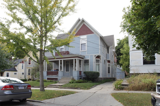 241 Henry Ave SE in Grand Rapids, MI - Foto de edificio - Building Photo