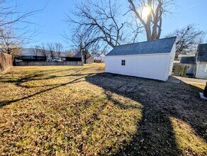 906 S 1st St in Oskaloosa, IA - Building Photo - Building Photo