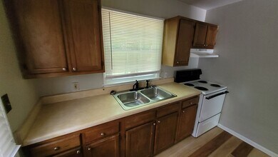 1104 Logan St in Greensboro, NC - Building Photo - Building Photo