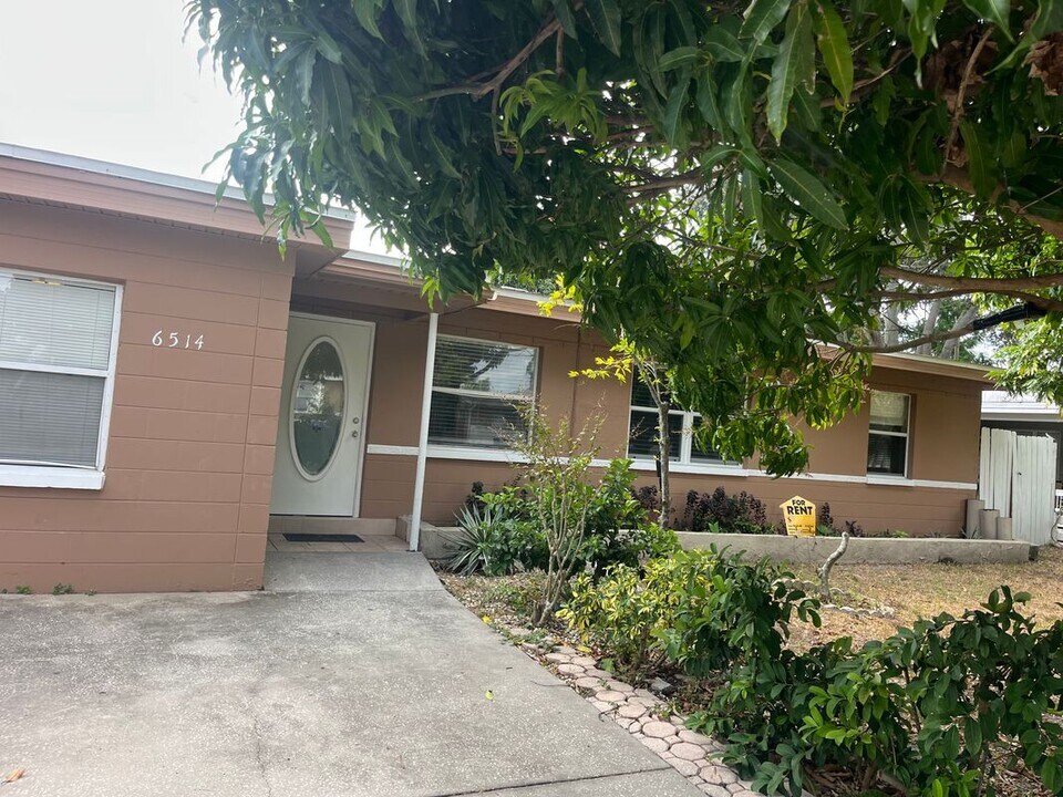 6514 34th Ave N in St. Petersburg, FL - Building Photo