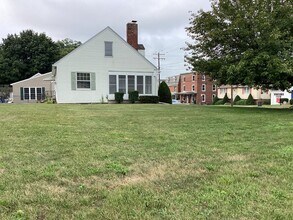 225 N Grant St in Waynesboro, PA - Building Photo - Building Photo