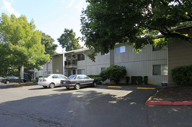 PineWood Commons in Gresham, OR - Building Photo - Building Photo