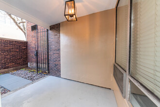1750 N Wells St, Unit 106 in Chicago, IL - Foto de edificio - Building Photo
