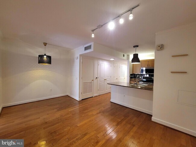 property at 616 E St NW