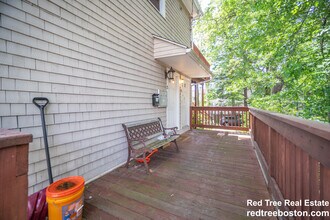 21 Kinross Rd, Unit #3 in Boston, MA - Building Photo - Building Photo