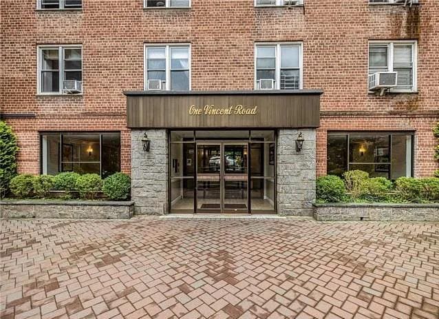 property at 1 Vincent Rd