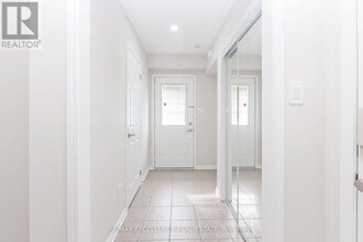 127 Bleasdale Ave in Brampton, ON - Building Photo - Building Photo
