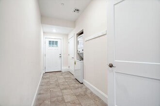 Folger's  Landing in Dover, NH - Building Photo - Interior Photo