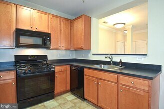 4850 Eisenhower Ave in Alexandria, VA - Building Photo - Building Photo