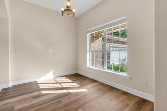 1630 Oakmont Cir in Niceville, FL - Building Photo - Building Photo