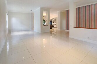 1600 Blue Jay Cir in Weston, FL - Building Photo - Building Photo