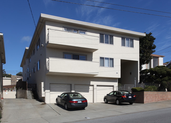 556 Miller Ave in South San Francisco, CA - Building Photo - Building Photo