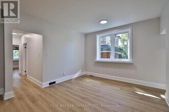 248 Garden Ave in Toronto, ON - Building Photo - Building Photo