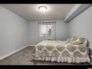 5600 Meadow Ln, Unit 157 in Ogden, UT - Foto de edificio - Building Photo