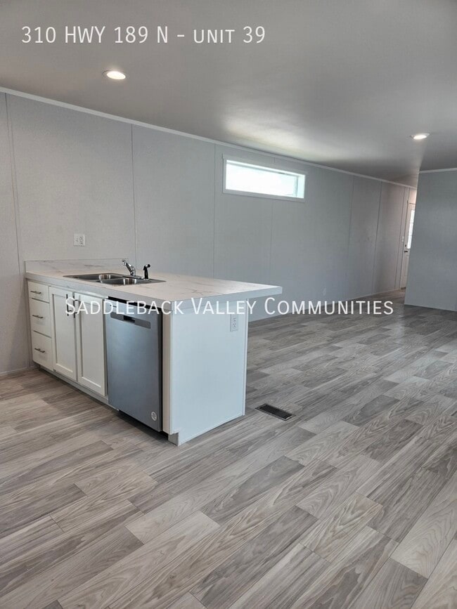 310 HWY 189 in Kemmerer, WY - Building Photo - Building Photo