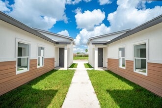 3548 Hidalgo Cir in Brownsville, TX - Building Photo - Building Photo