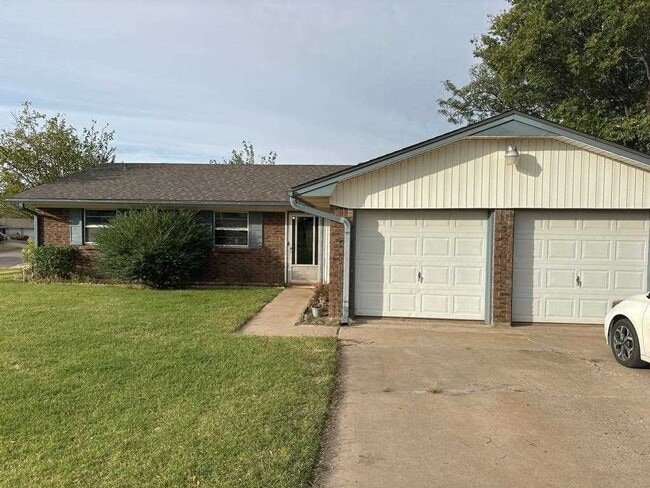 property at 4708 SE Sunnymeade