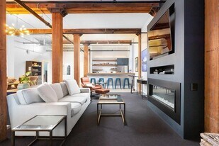 881 E 1st St in Boston, MA - Building Photo
