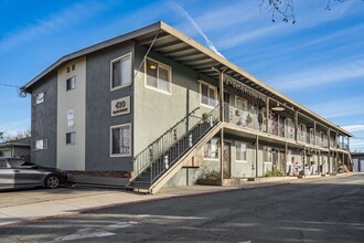 Yuba Apartments in Gilroy, CA - Foto de edificio - Primary Photo