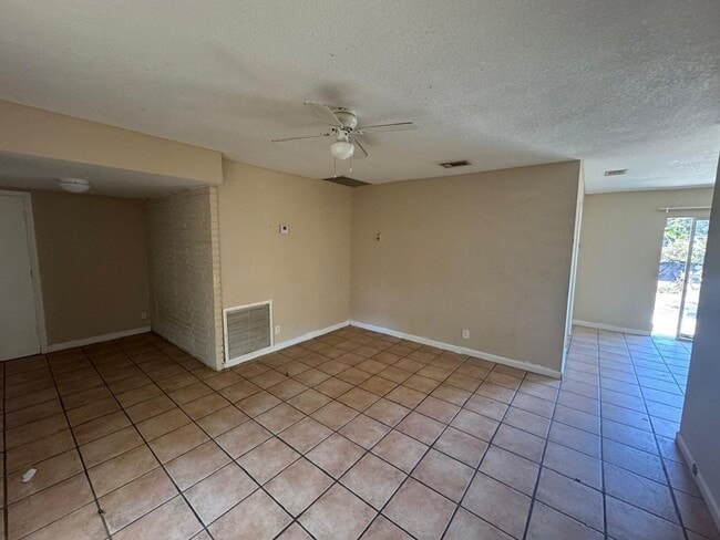 1430 N Stacy St in West Palm Beach, FL - Building Photo - Building Photo