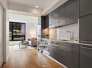 1808 Minor Ave, Unit 2307 in Seattle, WA - Foto de edificio - Building Photo