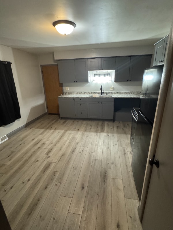 1959-1961 Maple Dale Rd in West Bend, WI - Foto de edificio - Building Photo