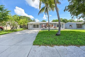 6421 SW 16th St in Pompano Beach, FL - Building Photo - Building Photo