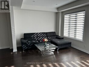 17 Stonehill Ave. in Kitchener, ON - Building Photo - Building Photo