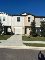 437 Madison Dr in Davenport, FL - Building Photo