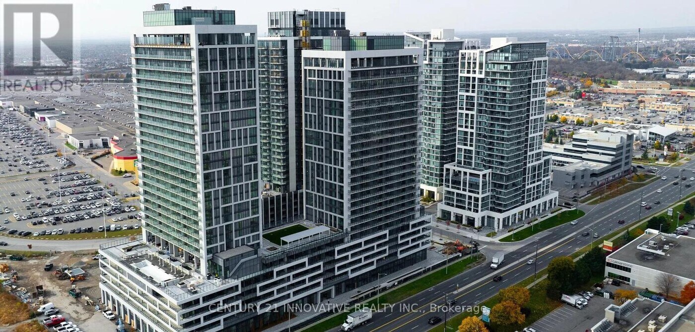 8960-8960 Jane St in Vaughan, ON - Building Photo