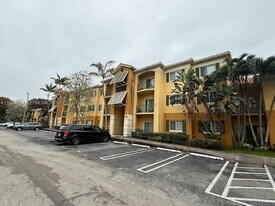 7200 NW 114th Ave in Doral, FL - Building Photo