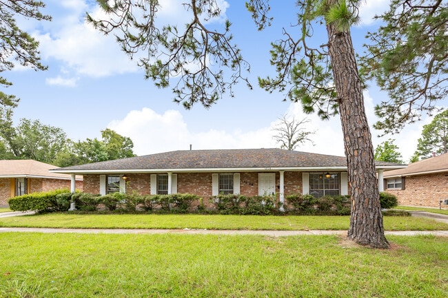 12114 Tams Dr