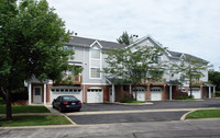 Hickory Hill in Palatine, IL - Foto de edificio - Building Photo