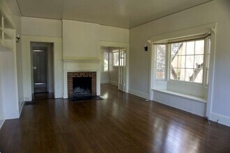 343 Lighthouse Ave in Pacific Grove, CA - Building Photo - Building Photo