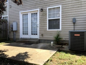 601 Nixon Way in La Vergne, TN - Building Photo - Building Photo