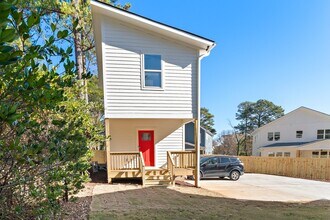 3904.5 Avent Ferry Rd in Raleigh, NC - Building Photo - Building Photo