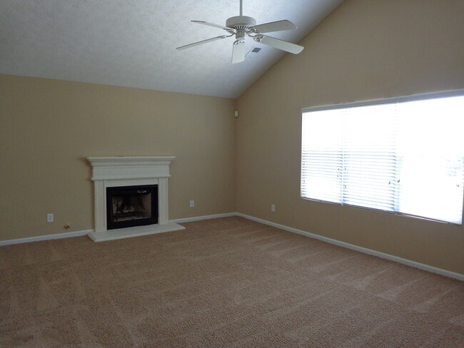 1030 J Dorothy Pl in Sugar Hill, GA - Building Photo - Building Photo