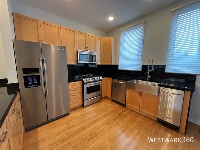 1801 W Winnemac Ave in Chicago, IL - Building Photo - Building Photo