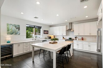 4617 E Cambridge Ave in Phoenix, AZ - Foto de edificio - Building Photo